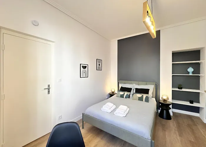 Les De La Gare - Centre - Calme